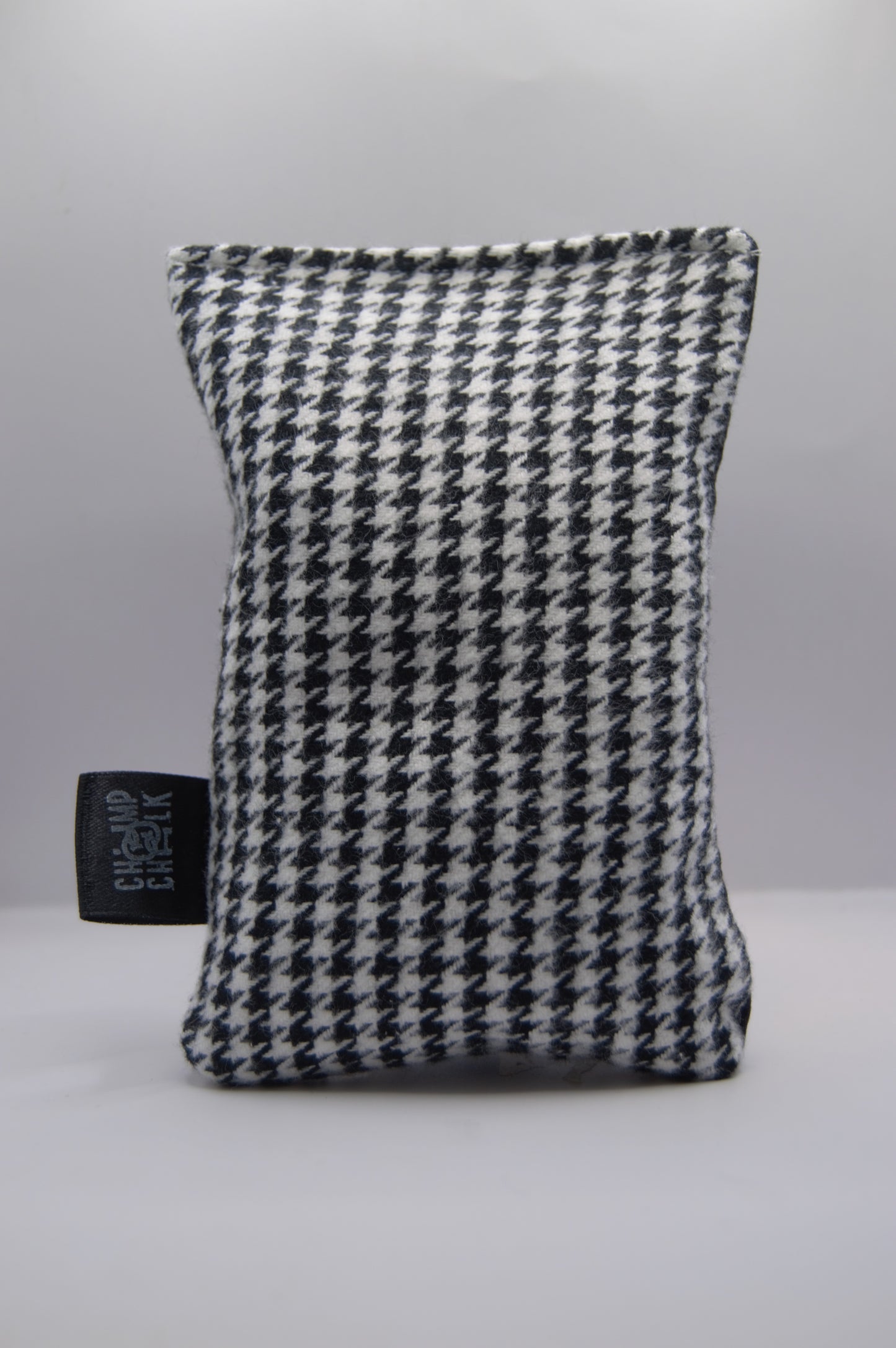 Black and White Horsetooth Chalk Bag